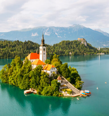 Transfer from Zagreb to Bled with Ljubljana Town