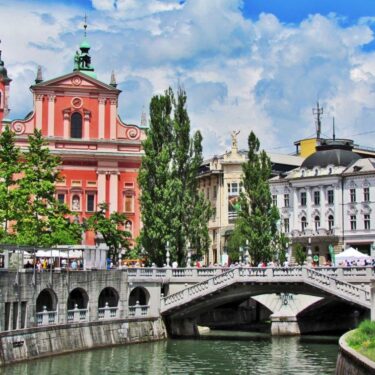 Transfer from Zagreb to Bled with Ljubljana Town | Travel with a local driver